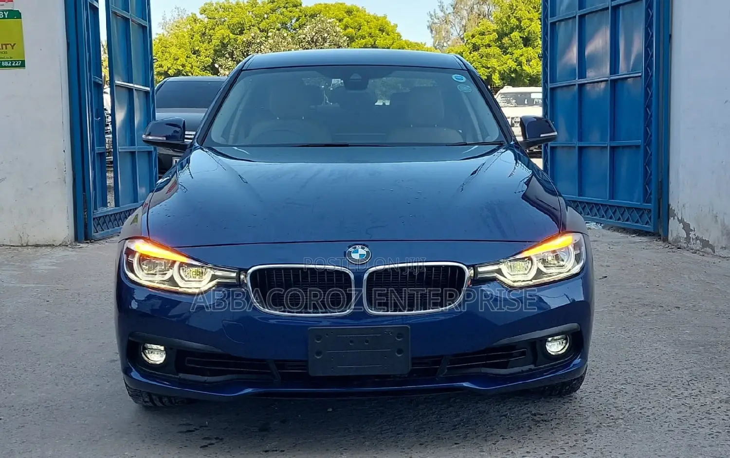 BMW 318i 2017 Blue