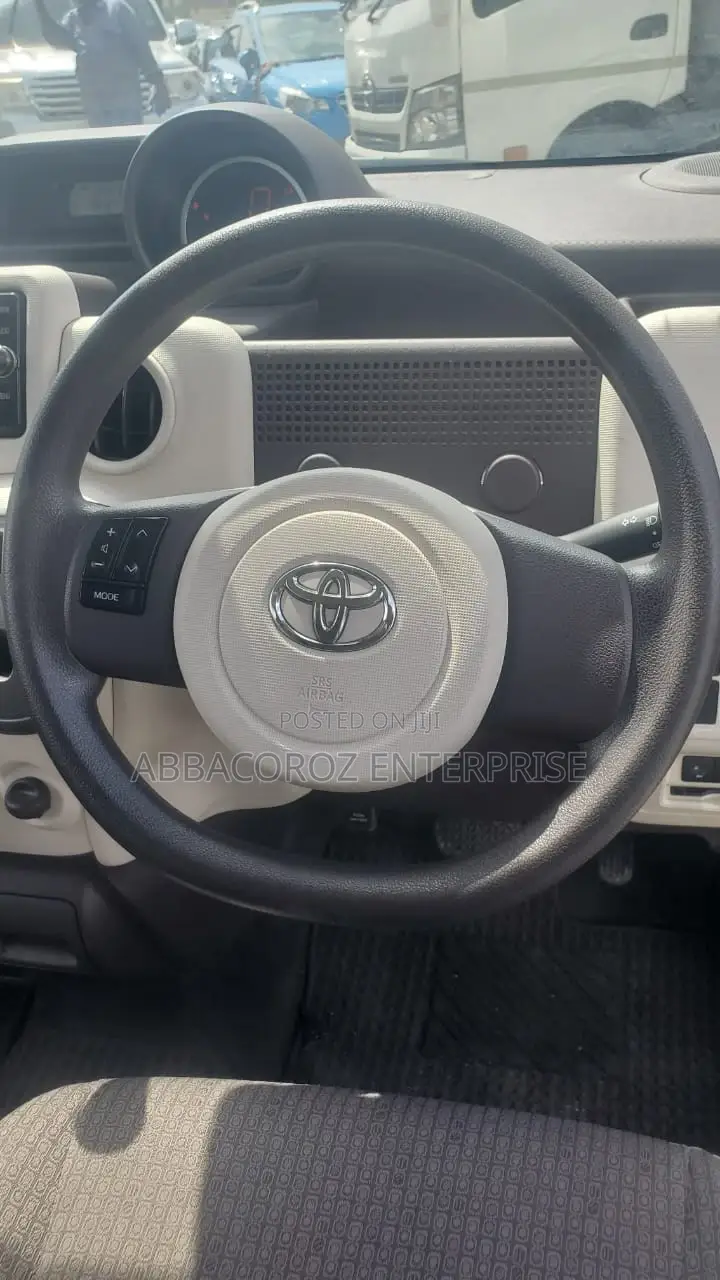 Toyota Spade 1.5 2017 Brown