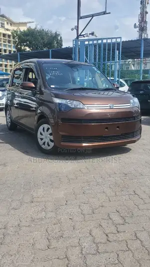 Toyota Spade 1.5 2017 Brown
