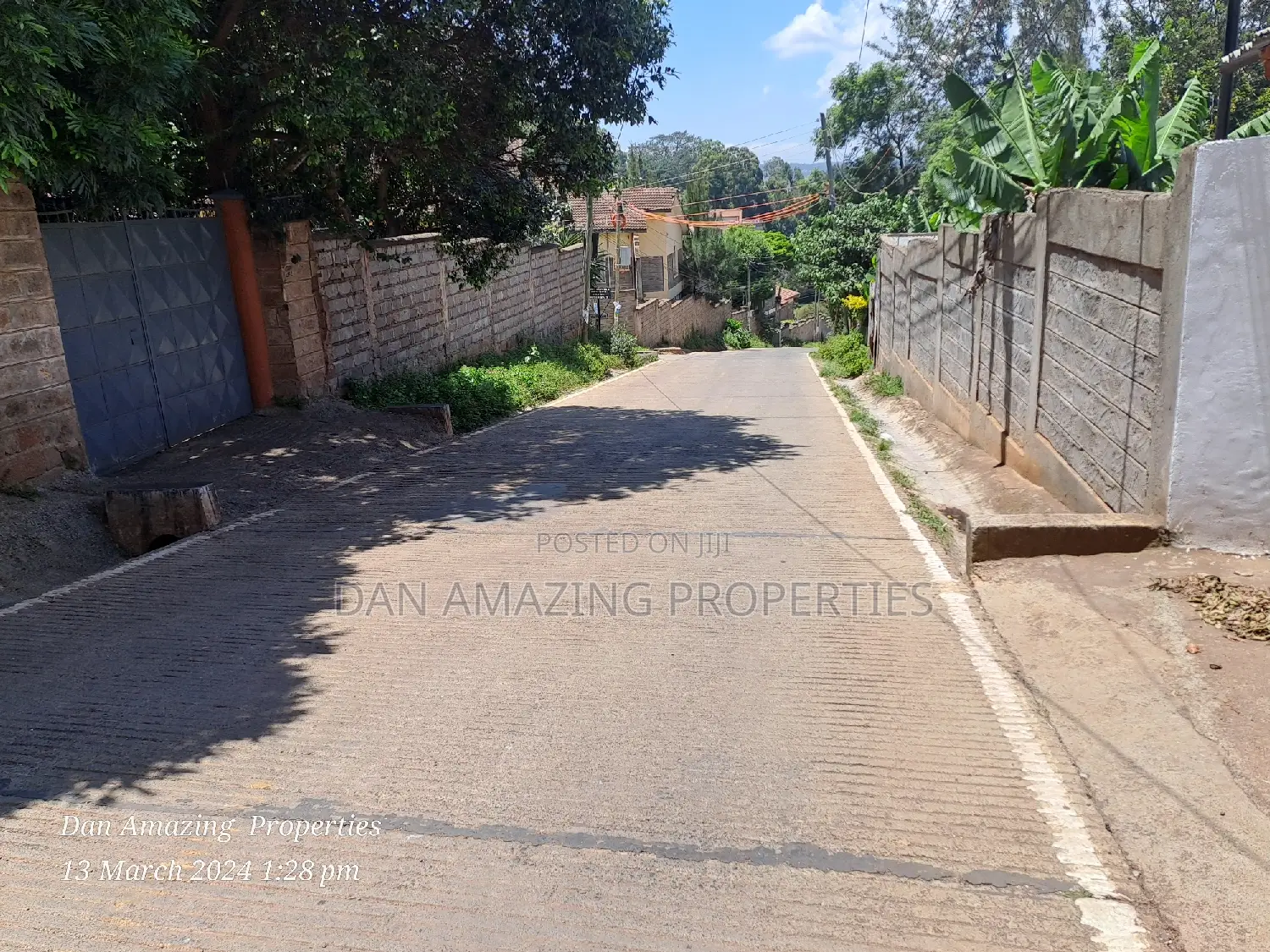 Commercial 1/4 Acre With a 5bdr Bangalow in Ngong for Sell