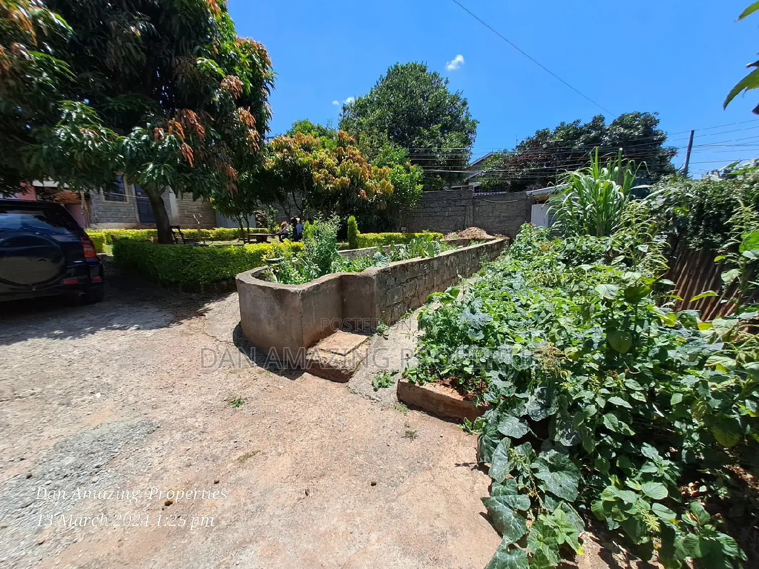 Commercial 1/4 Acre With a 5bdr Bangalow in Ngong for Sell
