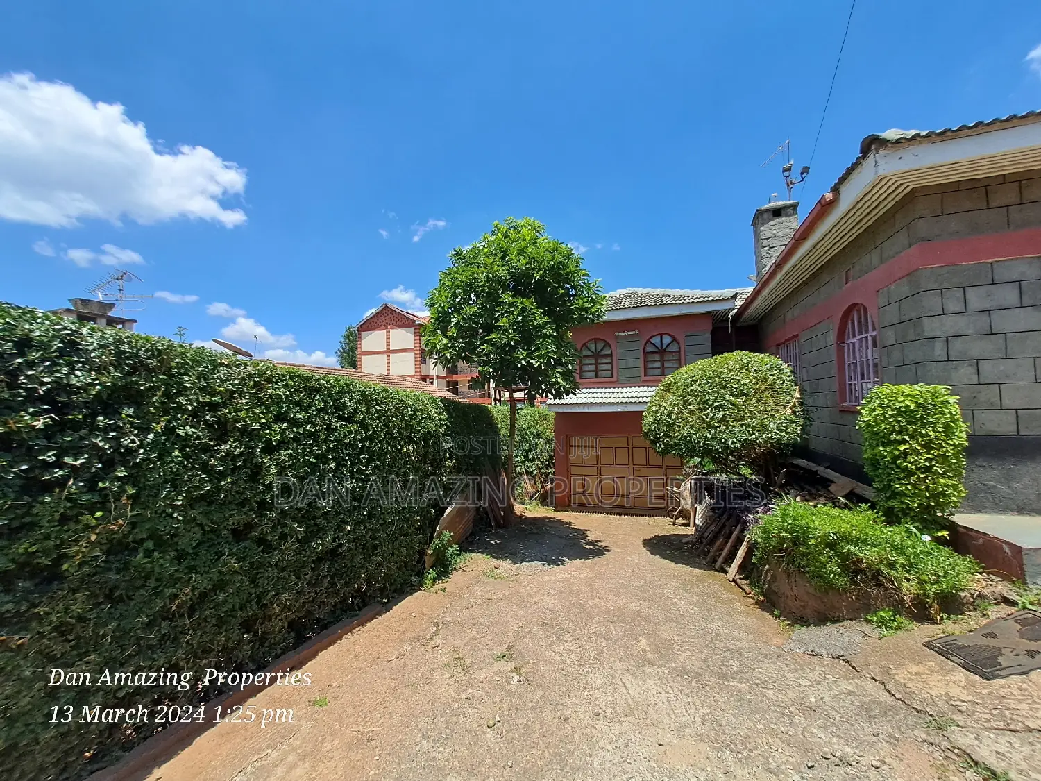 Commercial 1/4 Acre With a 5bdr Bangalow in Ngong for Sell