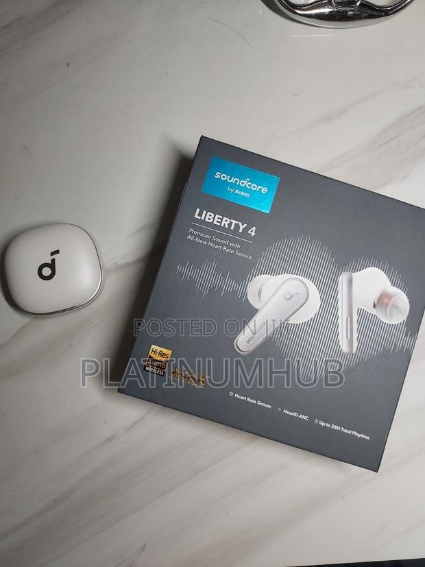 Liberty 4 Soundcore M8 - main view
