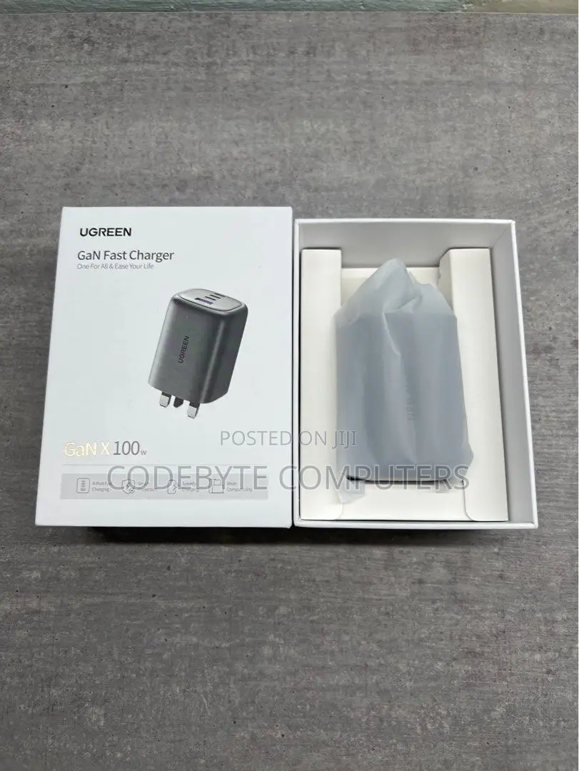 Fast Charger USB-A+3*USB-C 100W Tech Fast Charger - CD226