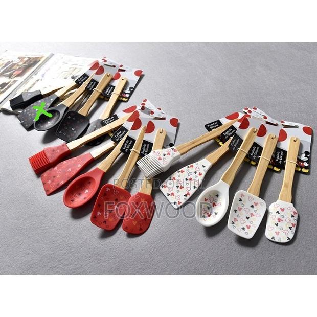 Disney Silicon Spoon. - thumbnail 2