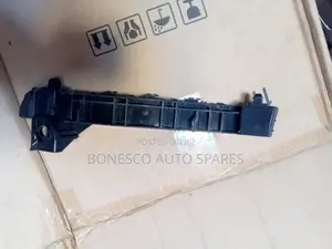 Subaru Forester Sh_5 Front Left Bumper Slide/ Retainer