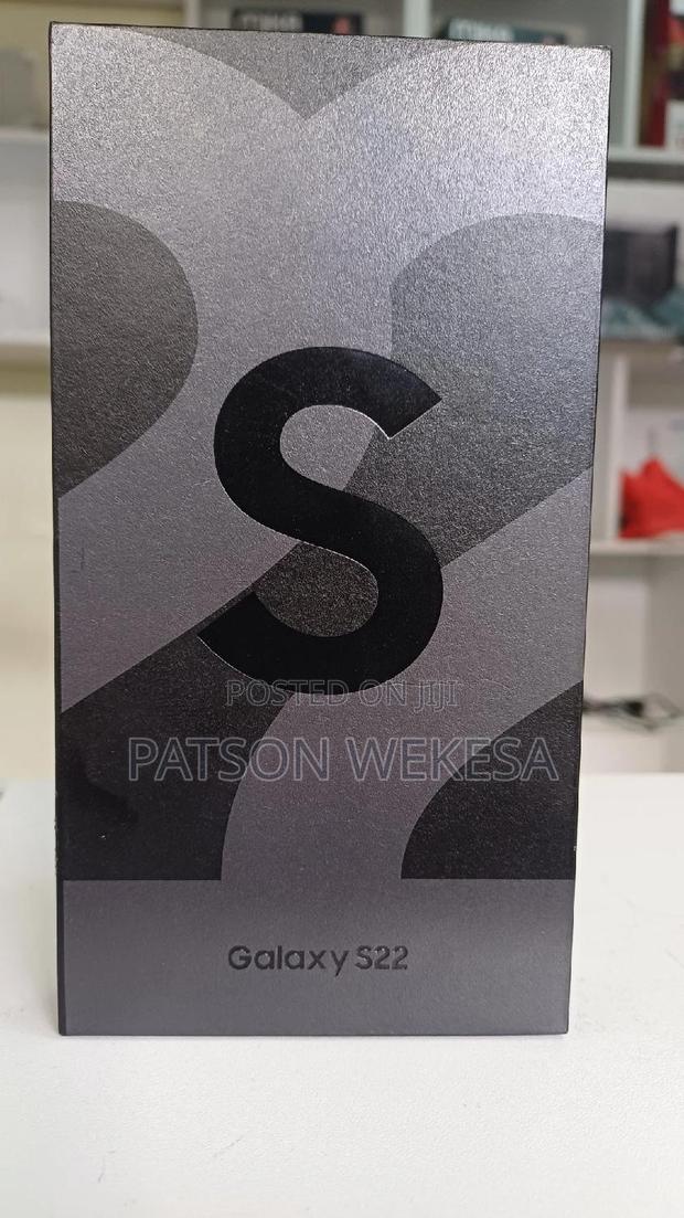 New Samsung Galaxy S22 5G 256 GB Black - thumbnail 3