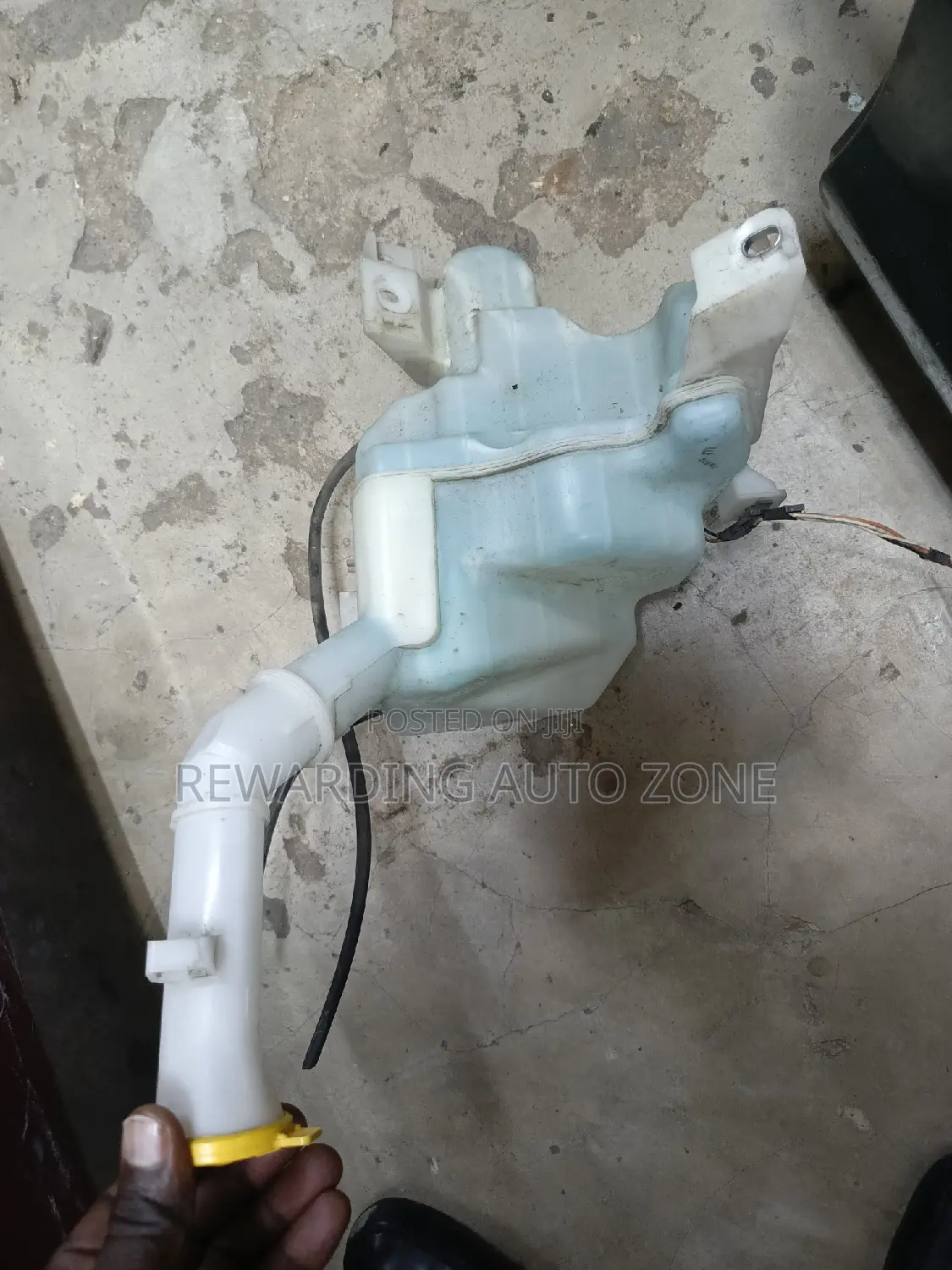 Mazda Axela 2008 Wiper Bottle