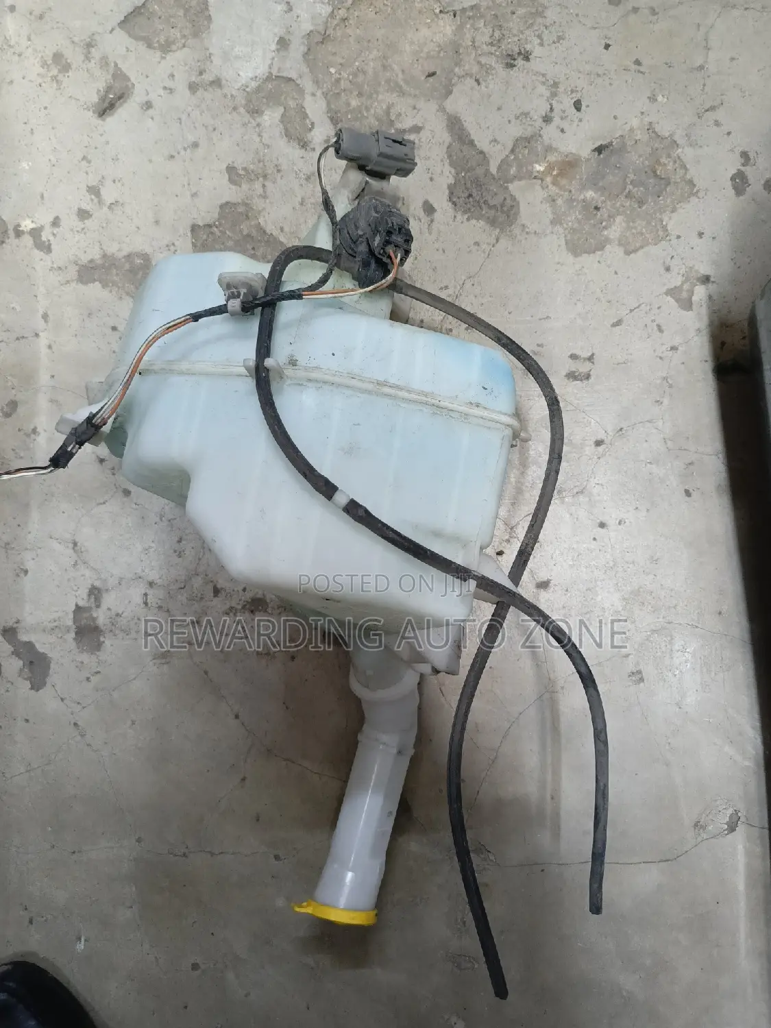 Mazda Axela 2008 Wiper Bottle