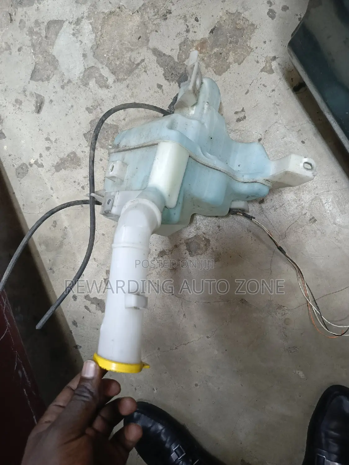 Mazda Axela 2008 Wiper Bottle