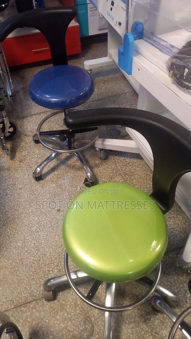 Doctor's Chair - thumbnail 4