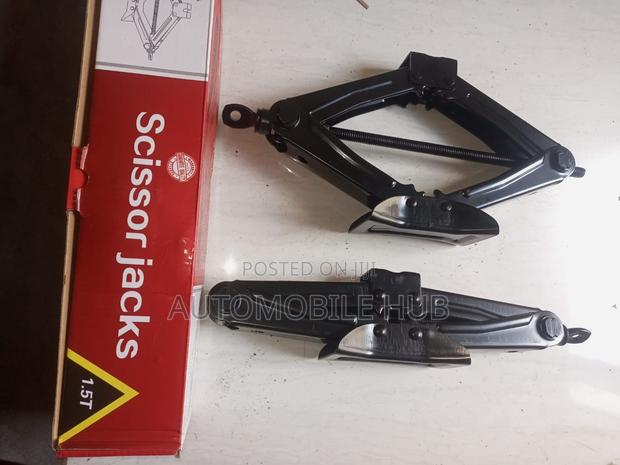 Complet Set Scissors Jack L Handle 1.5T