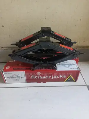 1.5T Scissors Jack Black