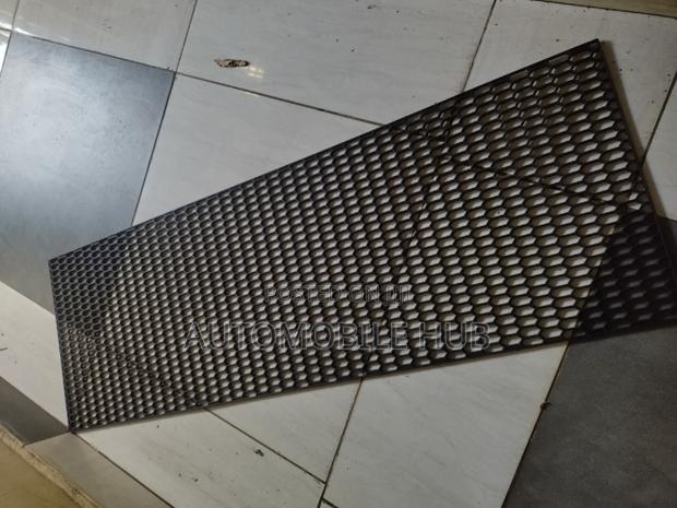 Bumpers Plastic Grill Mesh 100cm X 34cm
