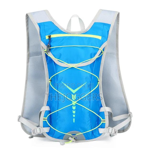 Hydration Vest Backpack for Running,Cycling, Hiking - thumbnail 3