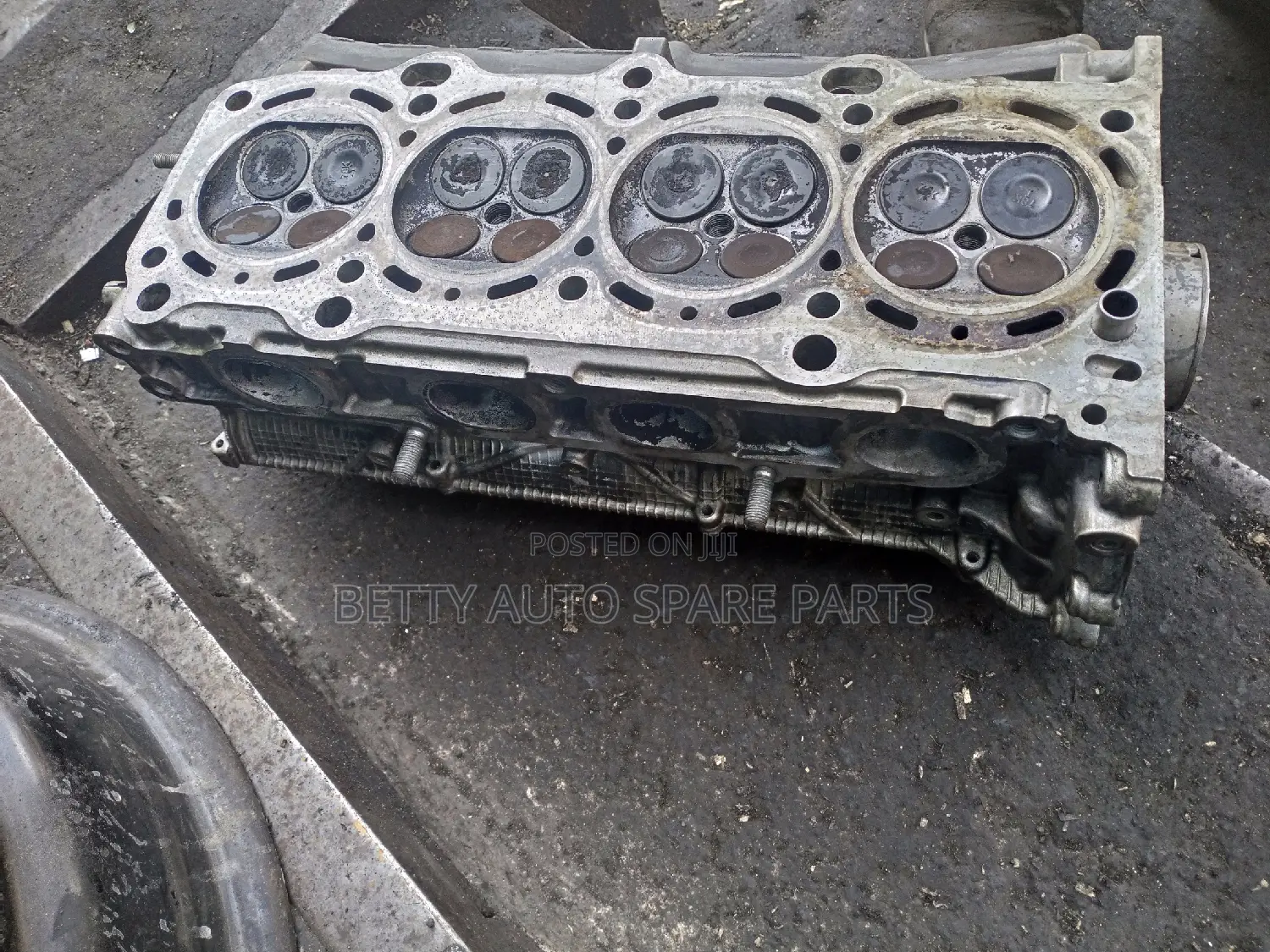 Suzuki Escudo Head Cylinder