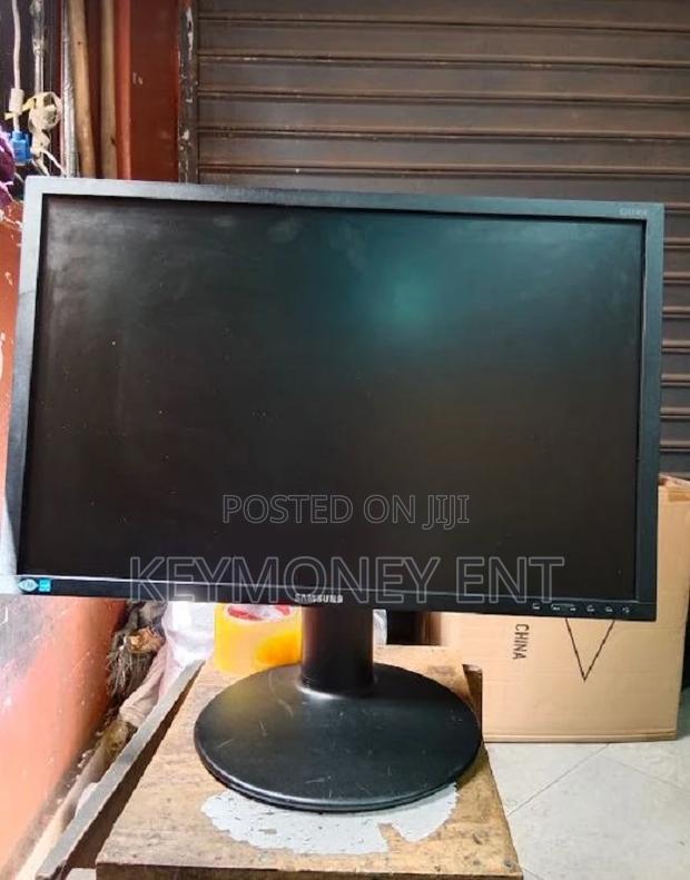 24inches Samsung TFT Monitor