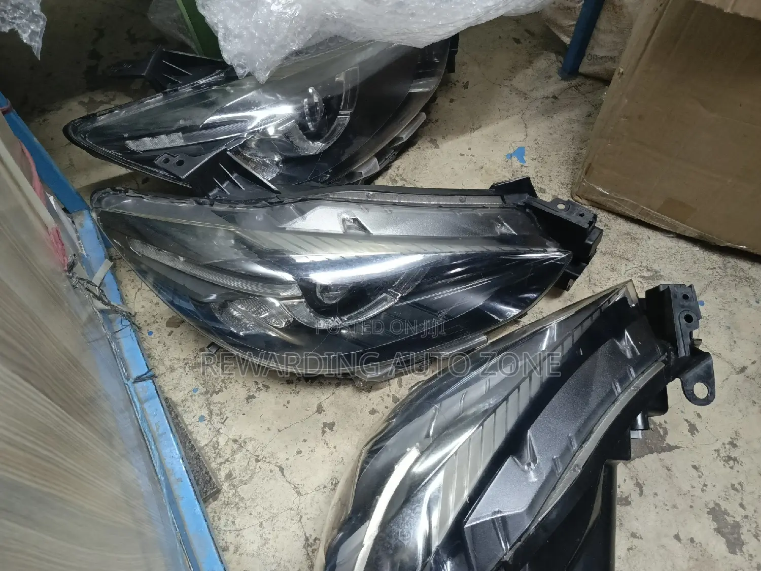 Mazda CX5 5pin Headlights Xenon.