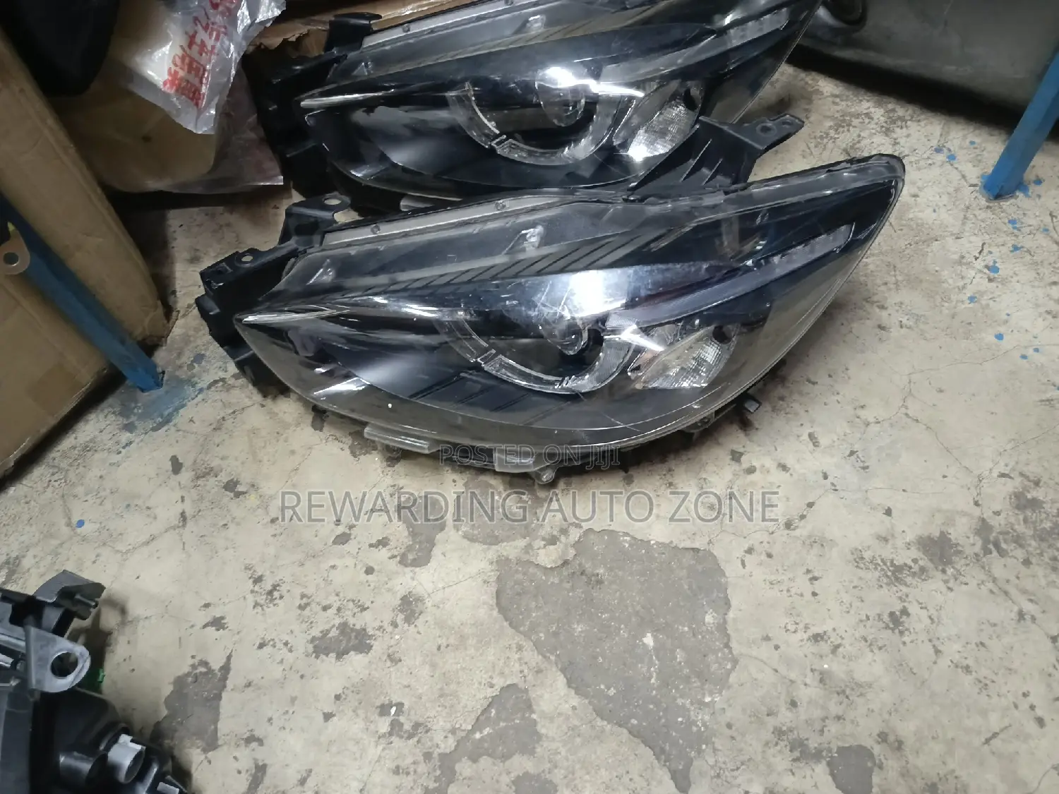Mazda CX5 5pin Headlights Xenon.