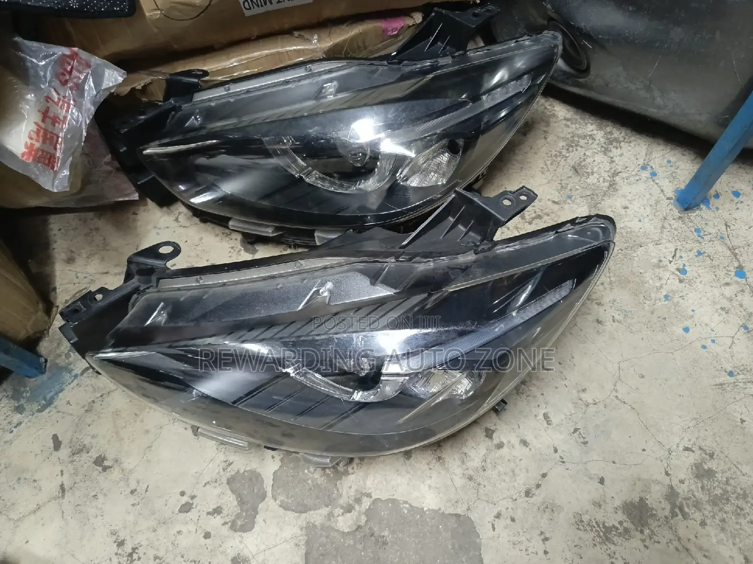 Mazda CX5 5pin Headlights Xenon.