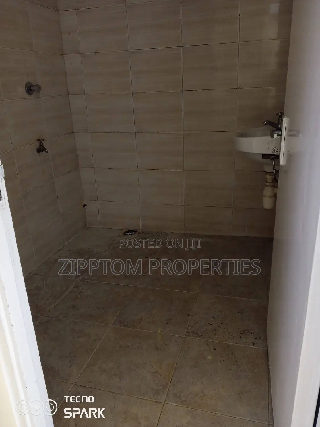 3bdrm Apartment in Madaraka for rent