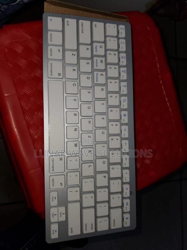 Interoperable Wireless Keyboard for Mac, iPad, Windows - main view