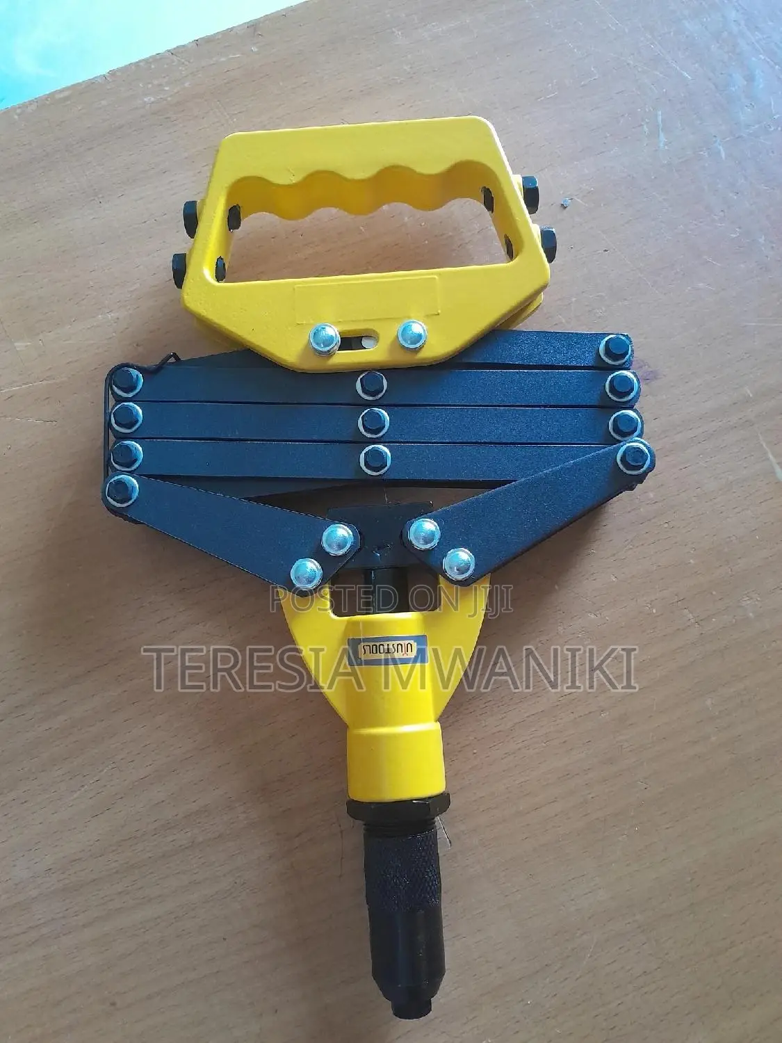 Scissors Action Riveter