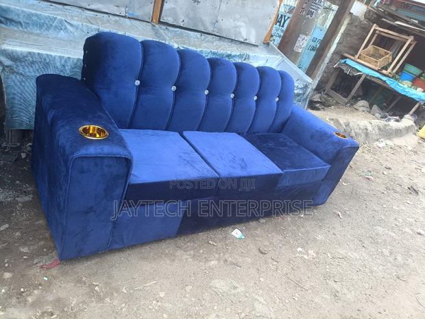 New 3 Seater Sofa - thumbnail 3