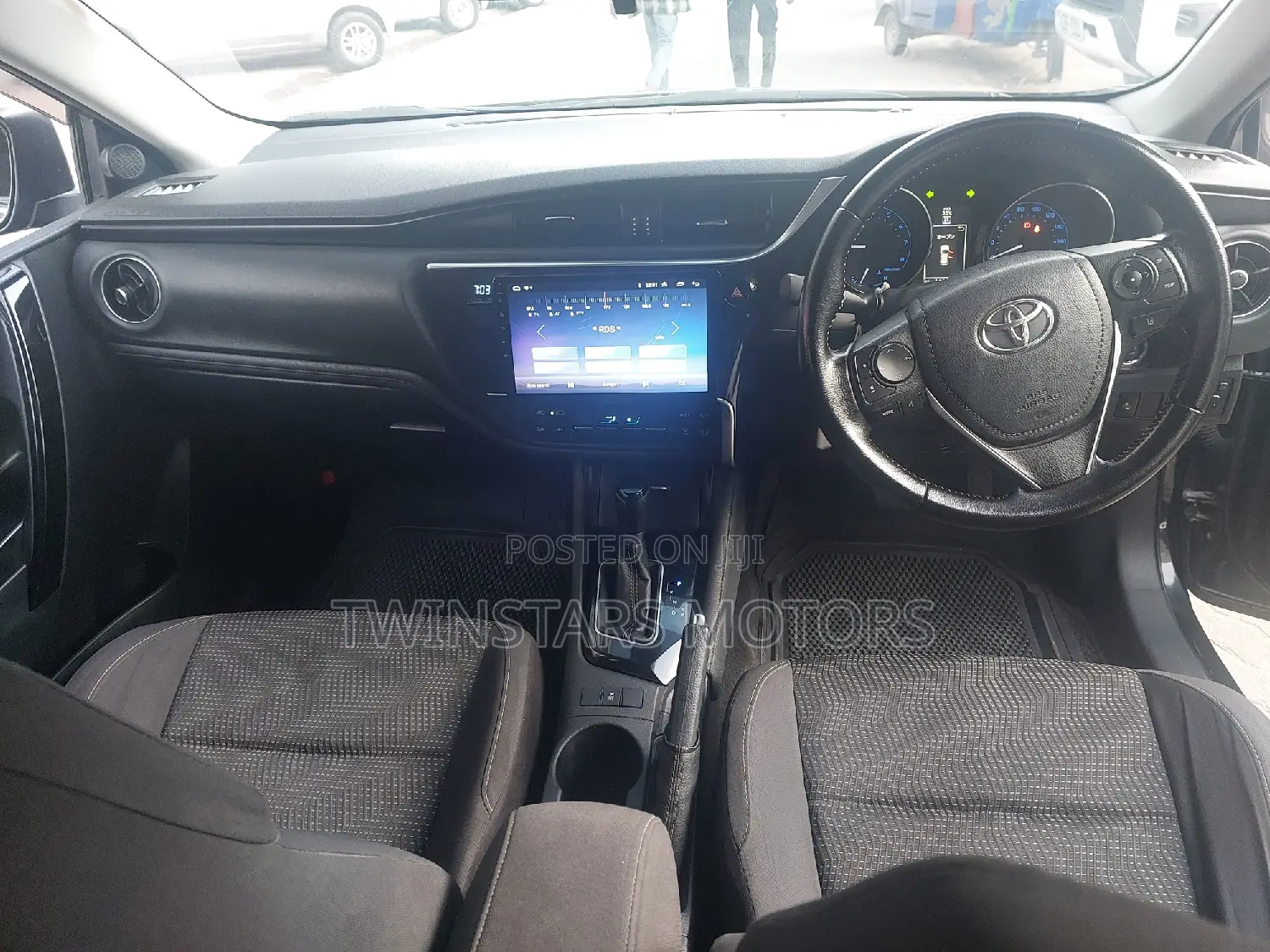 Toyota Auris 2015 Black