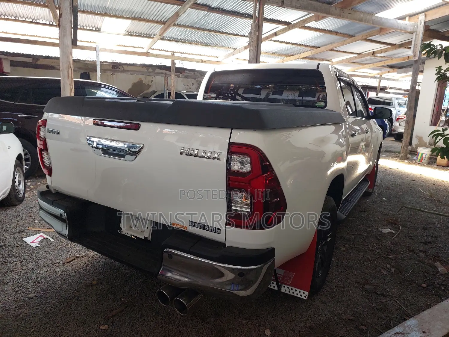 Toyota Hilux 2020 White