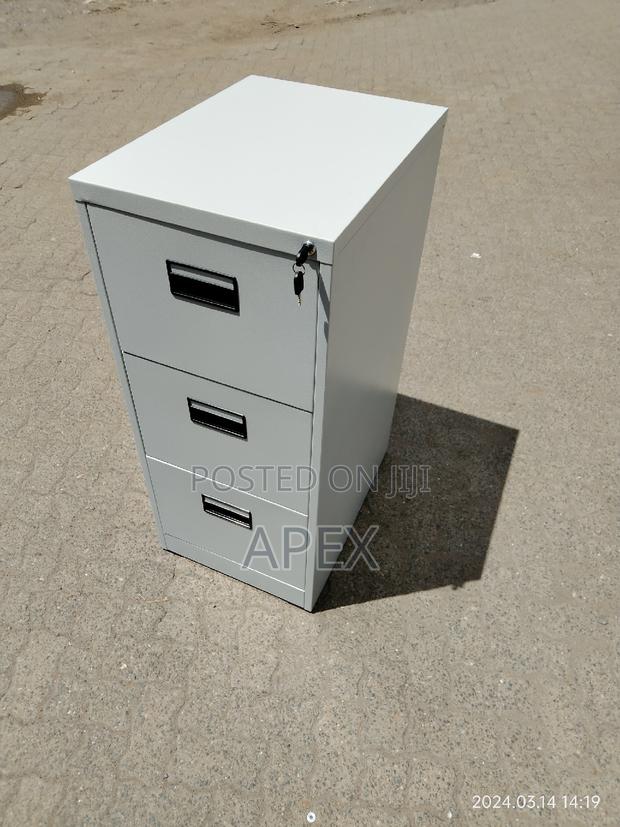 Filing Cabinet Filing Cabinet Filing Cabinet - thumbnail 3