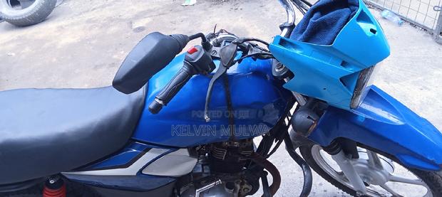 New TVS HLX Plus ES 2022 Blue - main view