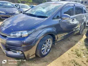 Toyota Wish 2017 Gray