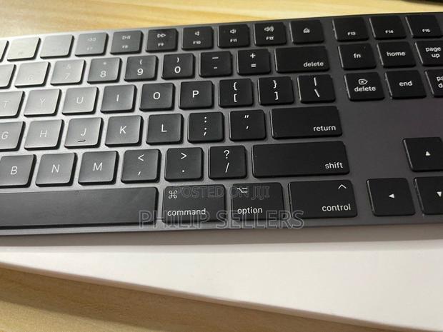 Apple Magic Keyboard With Number Pad (Black) - thumbnail 4