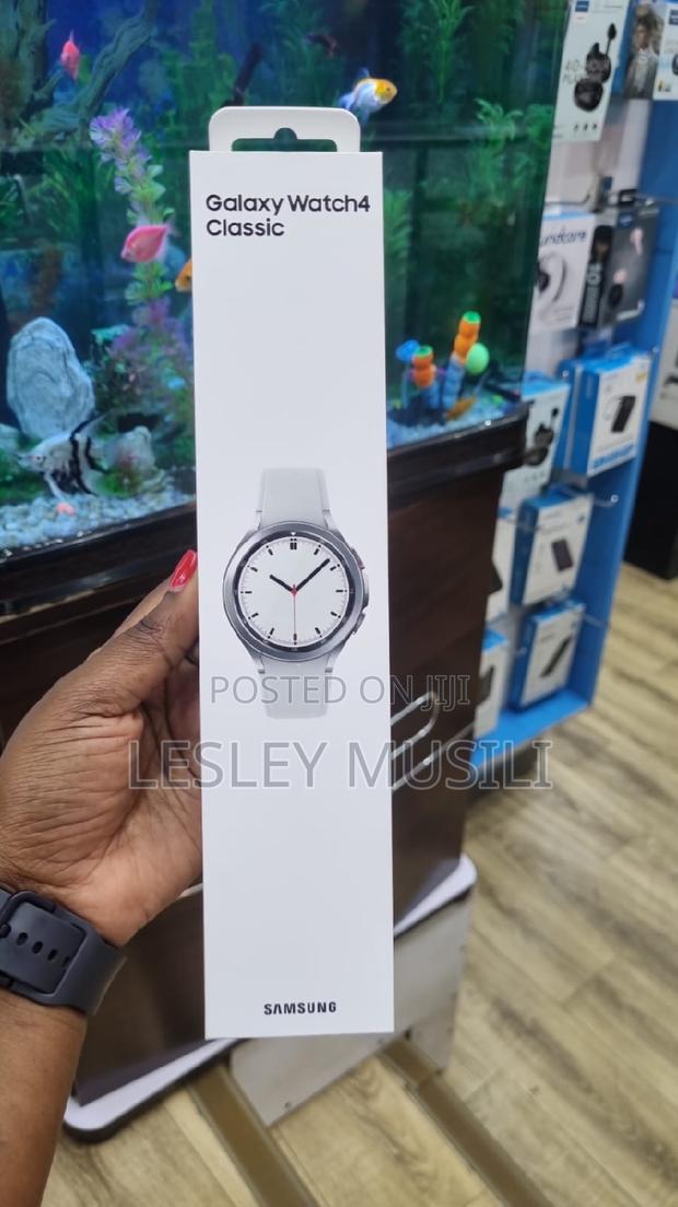 Galaxy Watch4 Classic 42mm Silver(Bluetooth - main view