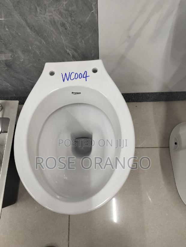 P-Trap Toilet Frencia