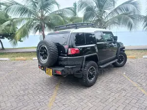 Toyota FJ Cruiser 4X4 AT 2013 Black