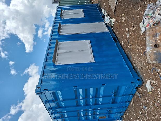 20ft Container Storage Unit and Store Man Office. - main view