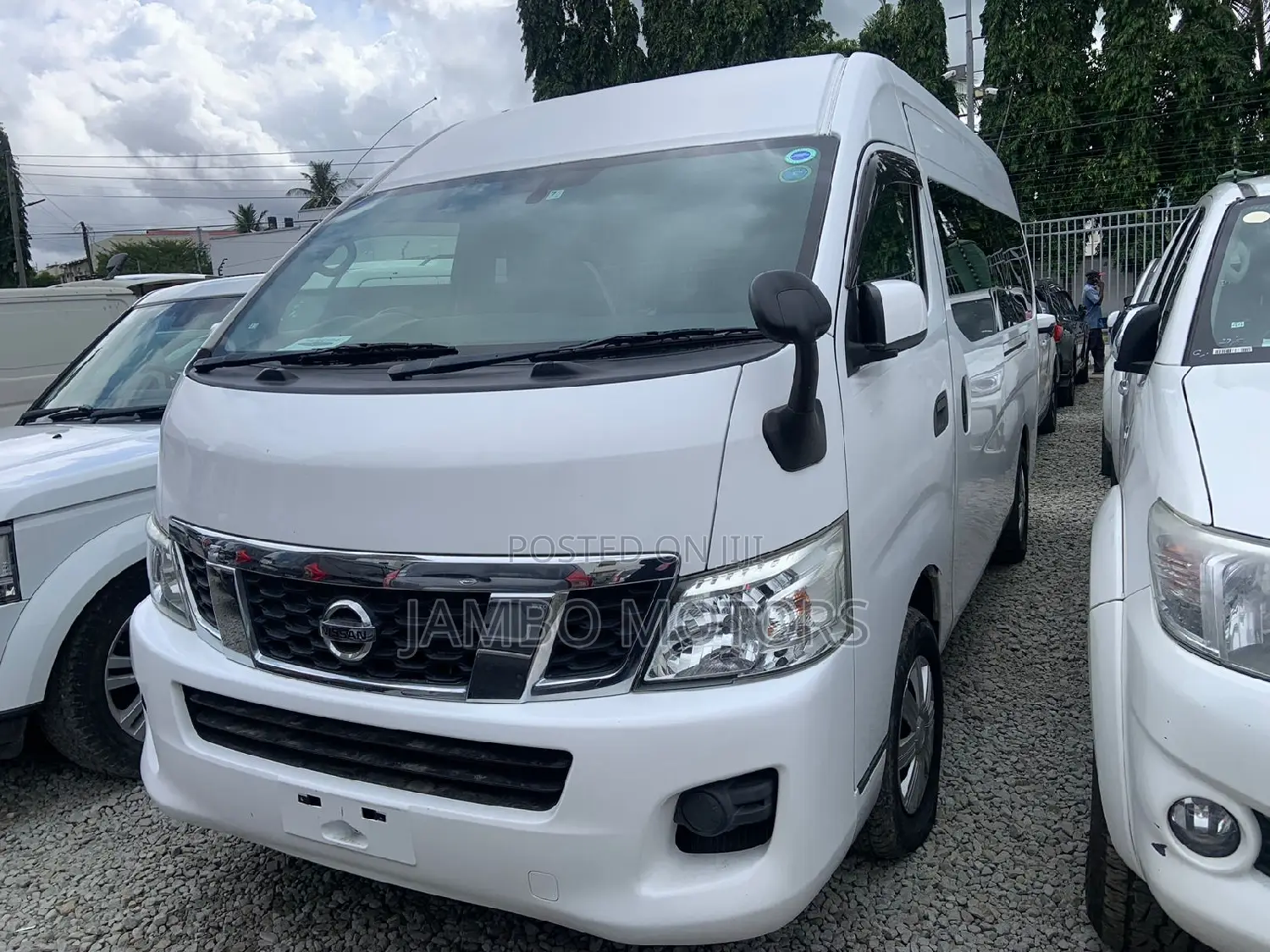 Nissan Caravan (Urvan) 2017 White