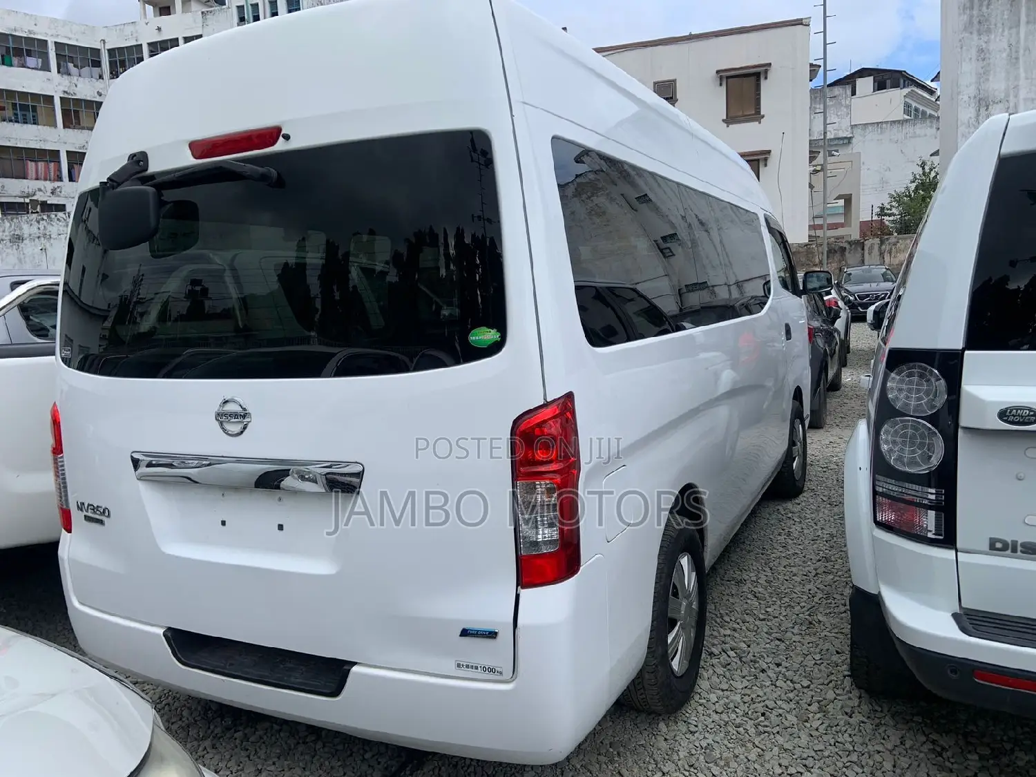 Nissan Caravan (Urvan) 2017 White