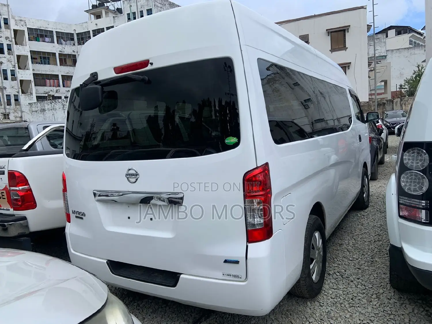 Nissan Caravan (Urvan) 2017 White