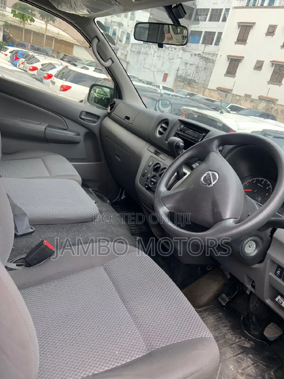 Nissan Caravan (Urvan) 2017 White