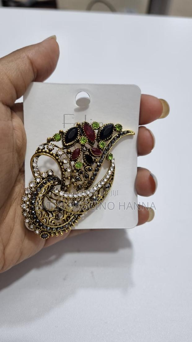 Elegant Brooches - main view