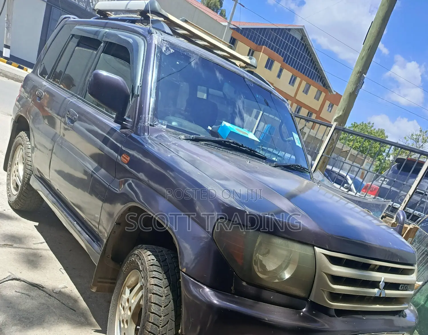 Mitsbishi Pajero Windscreen
