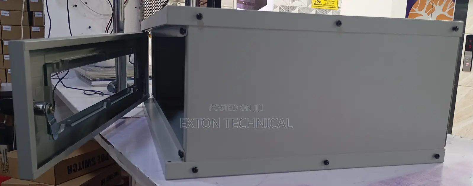 4u Wall Mounted Lockable Network Cabinet