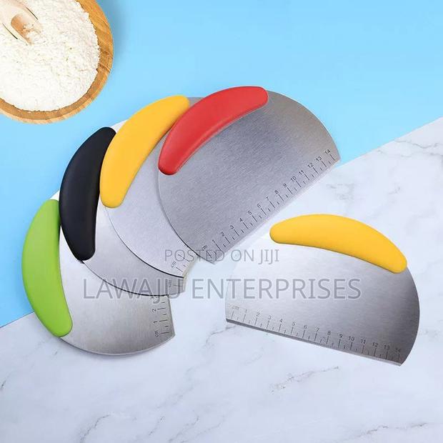 Pro Dough Pastry Scraper/Cutter