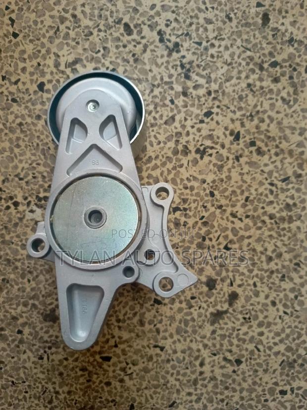 Fanbelt Tensioner Hillux Revo 1GD - thumbnail 2