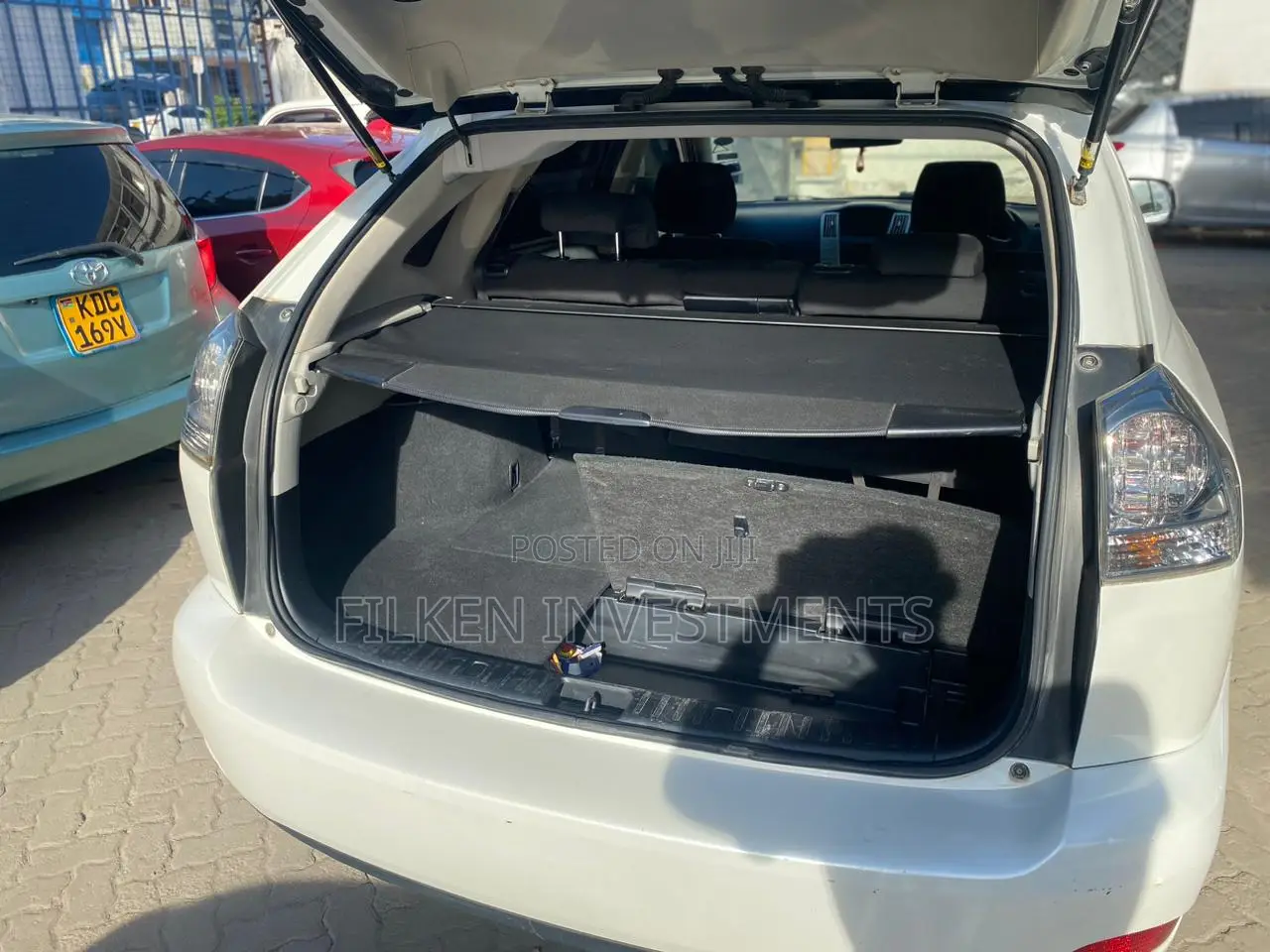 Toyota Harrier 2.4 2013 White