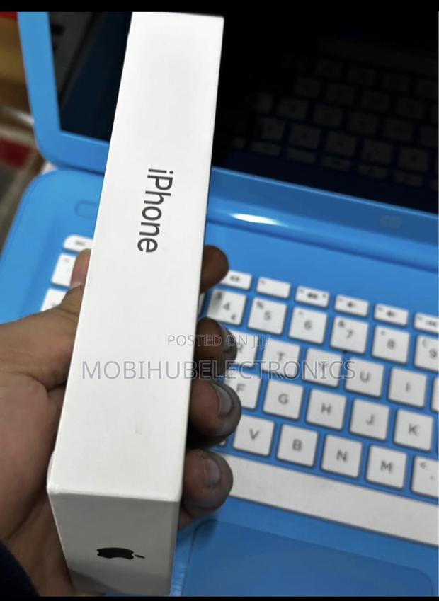 New Apple iPhone 15 Pro 128 GB Silver - thumbnail 3