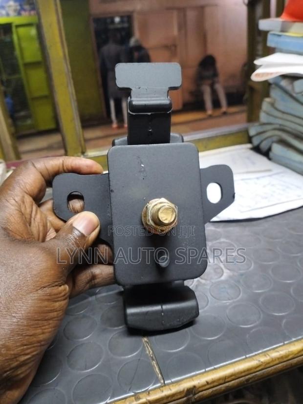 Toyota 2KD Vigo Engine Mounting - thumbnail 3